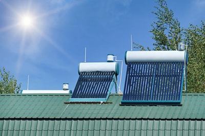 曾经遍布屋顶的太阳能热水器,如今为什么“失宠”了?原因很简单